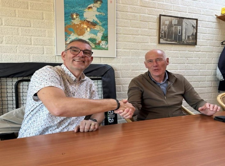 SV Rhoon verlengt met Trainer Ed Ridderhof voor een jaar.