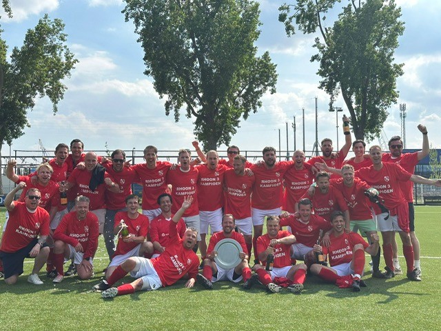 Rhoon 3, de laatste kampioen in het rode shirt!